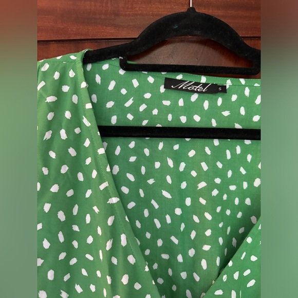 Green and White Print Wrap Dress - Picture 3 of 5